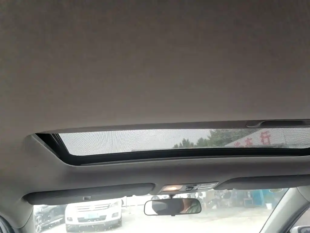 Hyundai Reina 2014 Model 1.4L Automatic GLX фото 18