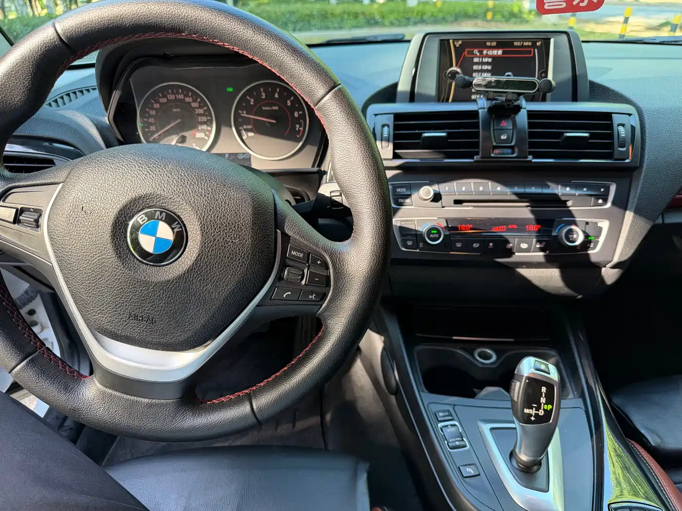 BMW 1 Series (Import) 2013 Facelift 118i Sport Model фото 9