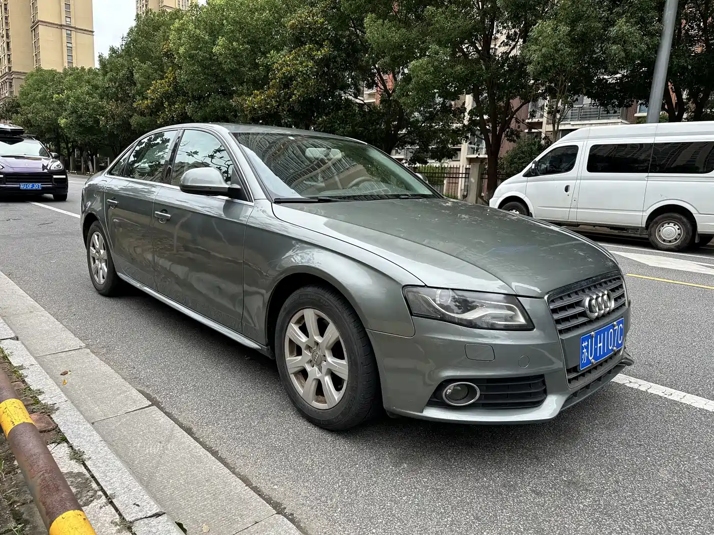Audi A4L 2009 2010 2.0 TFSI Comfort