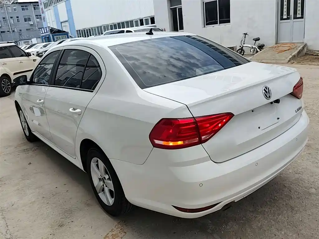 Volkswagen Lavida 2015 1.6L Automatic Trend Edition фото 5