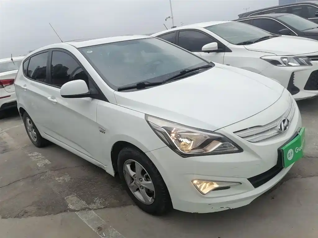 Hyundai Reina 2014 Model 1.4L Automatic GLX фото 4
