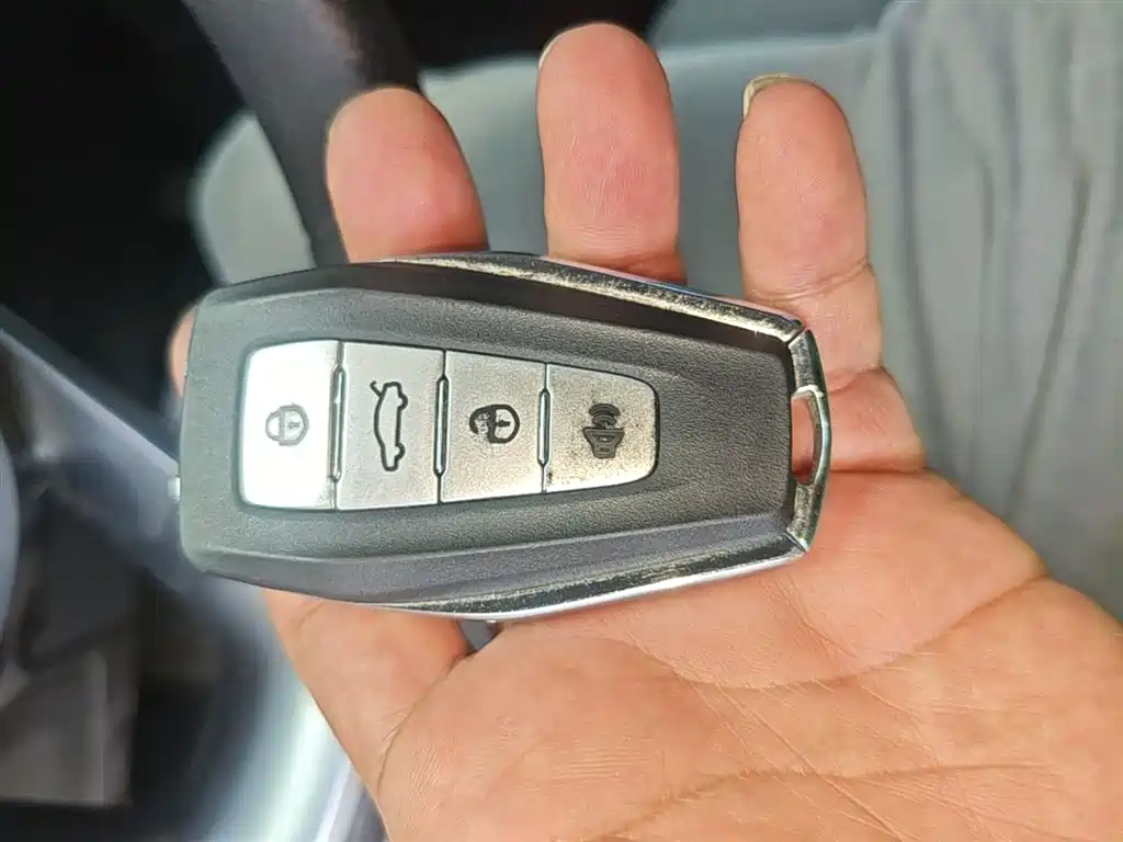 Фото 9 - Geely Geometry E Firefly