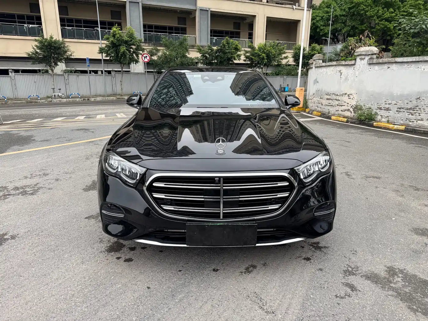 Mercedes-Benz E-Class 2024 E 300 L Fashion фото 2