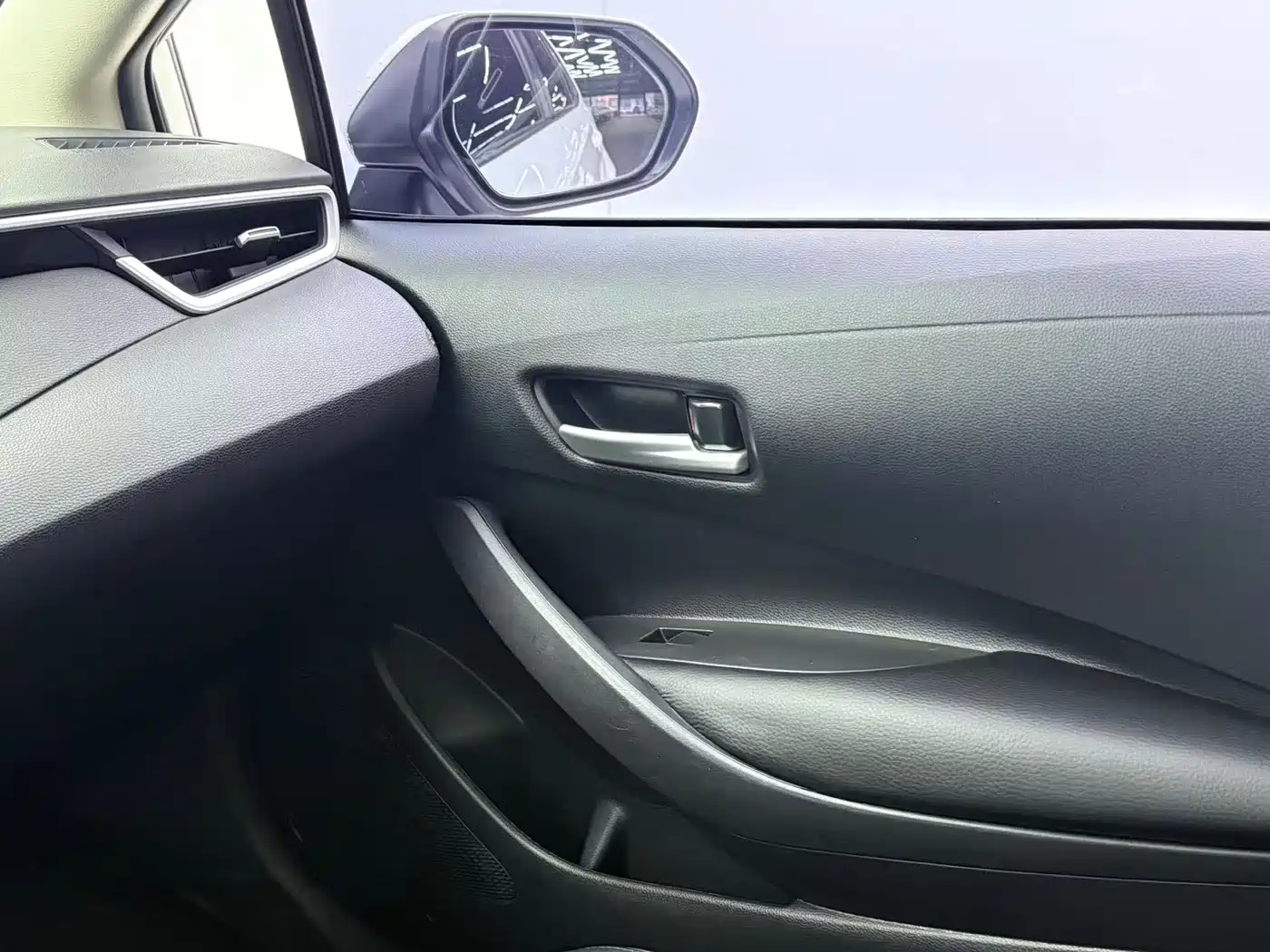 Toyota Corolla 2021 1.2T S-CVT Elite PLUS Edition фото 18