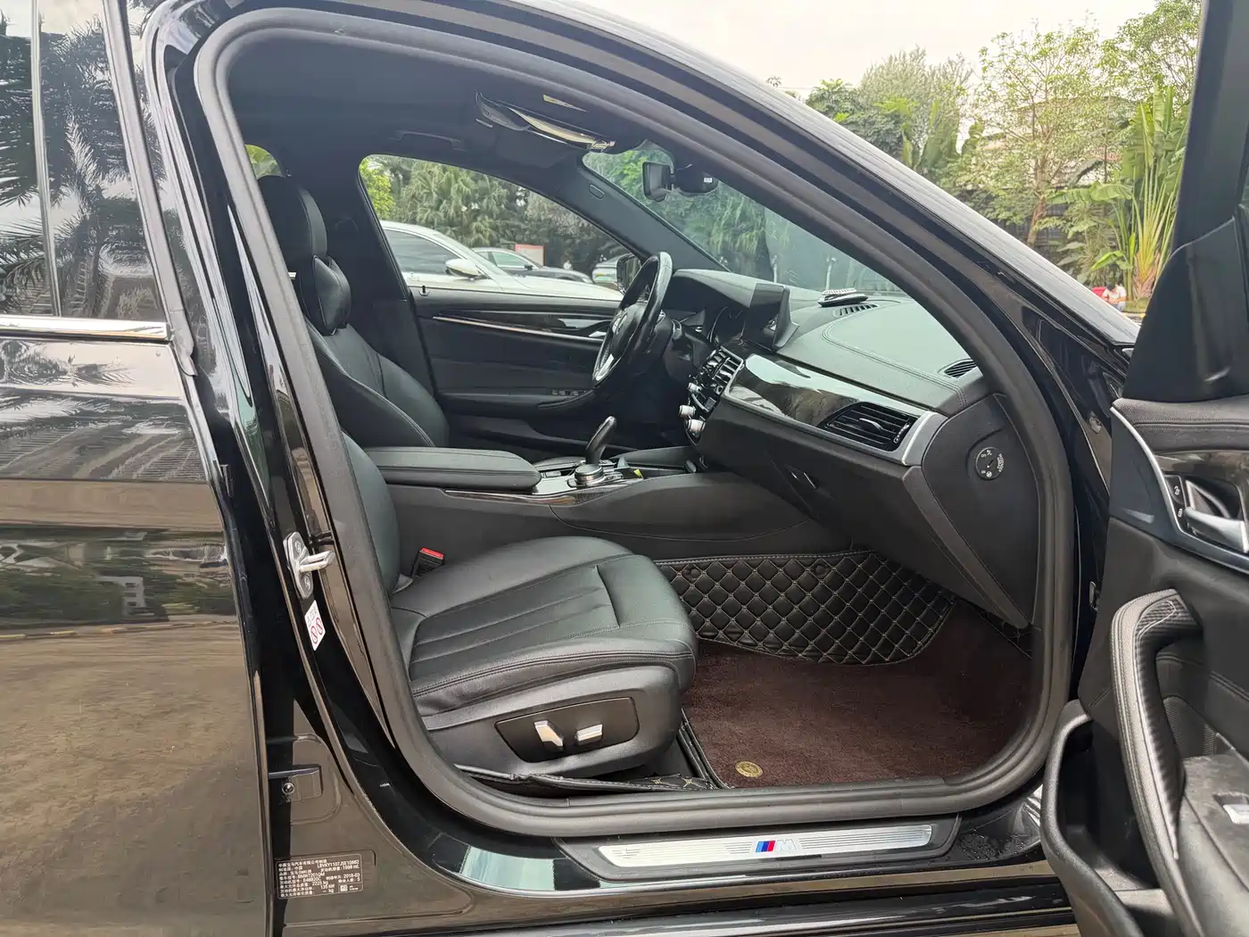 BMW 5 Series 2018 525Li M Sport Package фото 10
