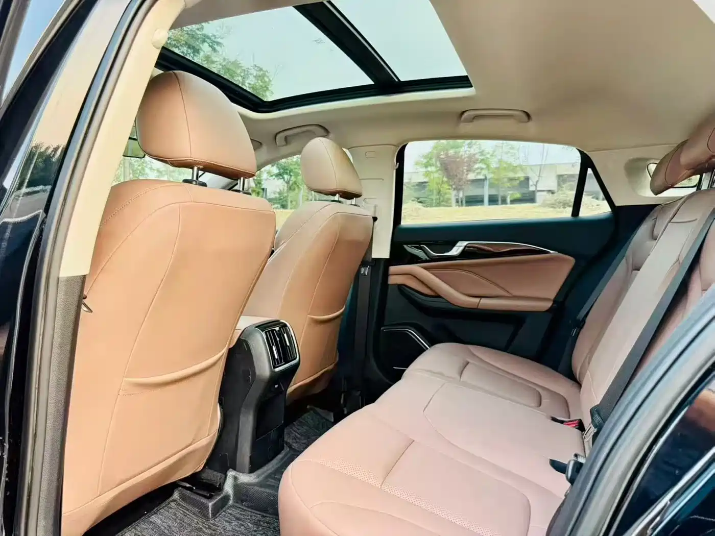2025 Besturn B70