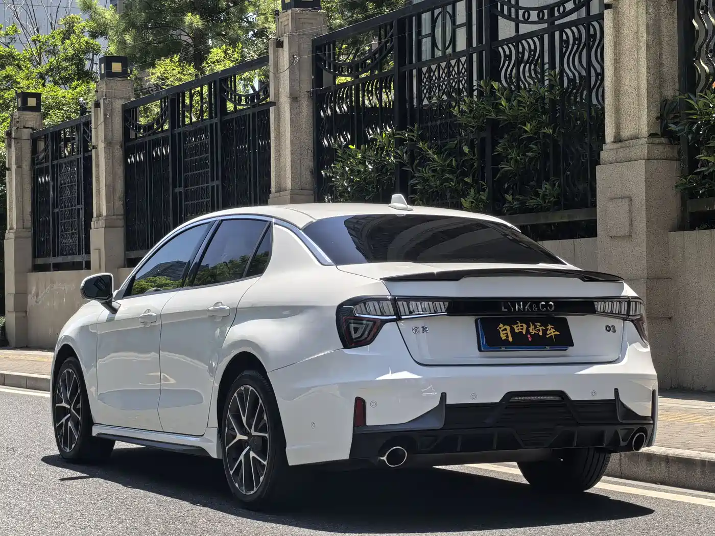 Lynk & Co 03 2018 1.5TD DCT Power Pro Version China V фото 21