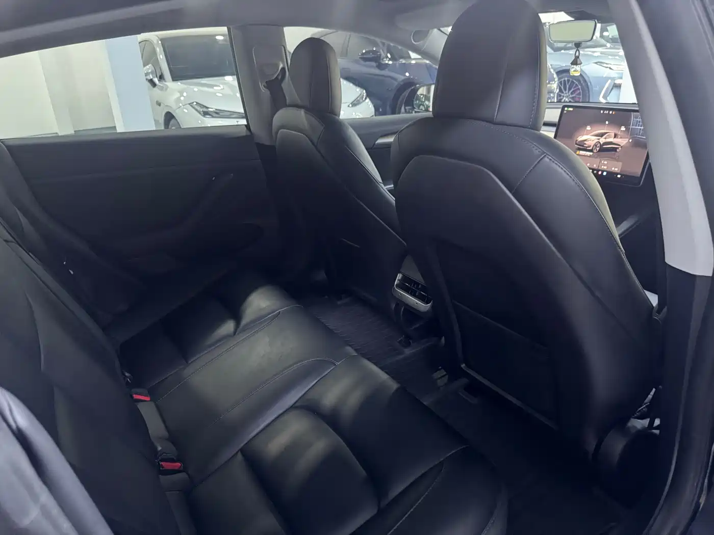 Tesla Model 3 2022 Model Rear-Wheel Drive Version фото 5