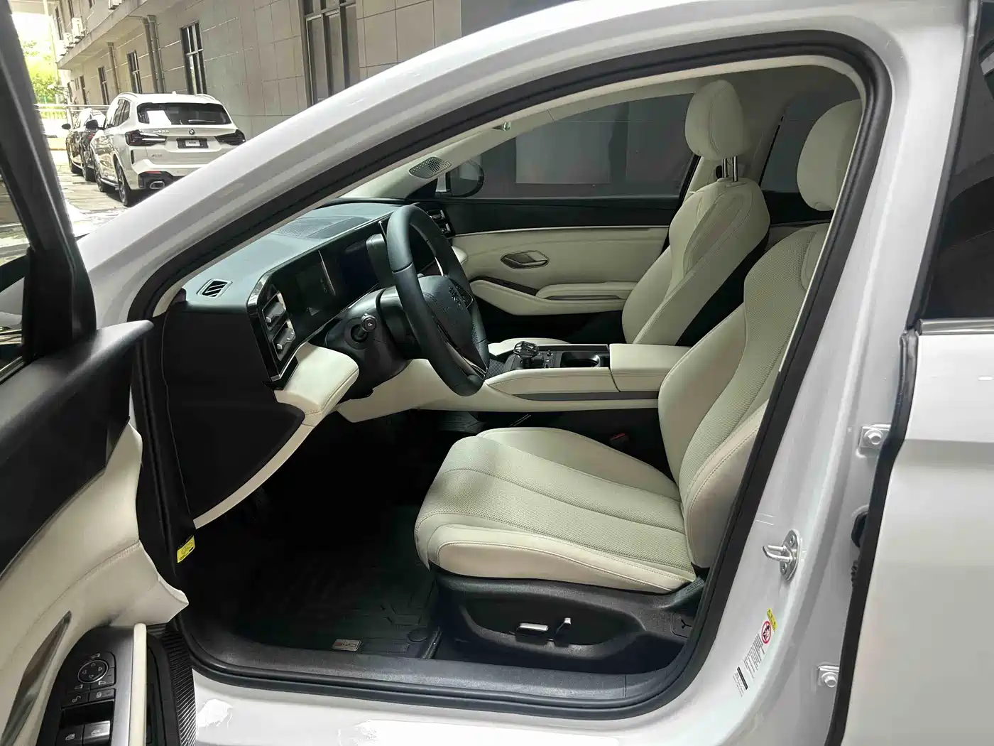 BYD Qin L 2024 DM-i 120KM Superior Edition фото 6