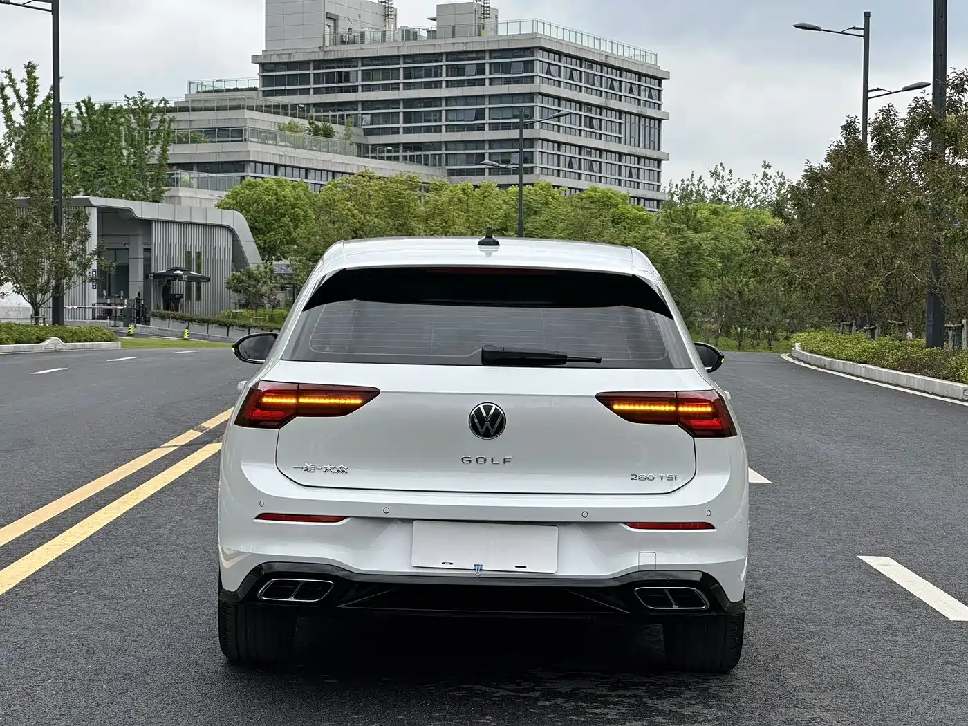 Volkswagen Golf 2023 280TSI DSG R-Line Lite фото 18