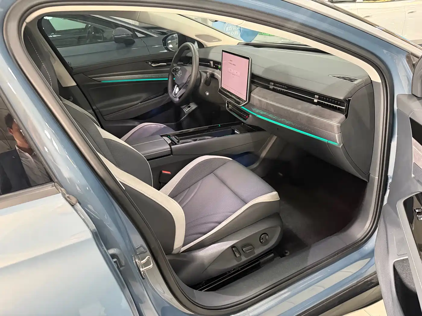 VOLKSWAGEN ID.7 VIZZION