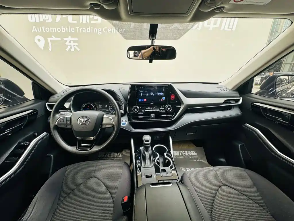 Фото 6 - Toyota Highlander