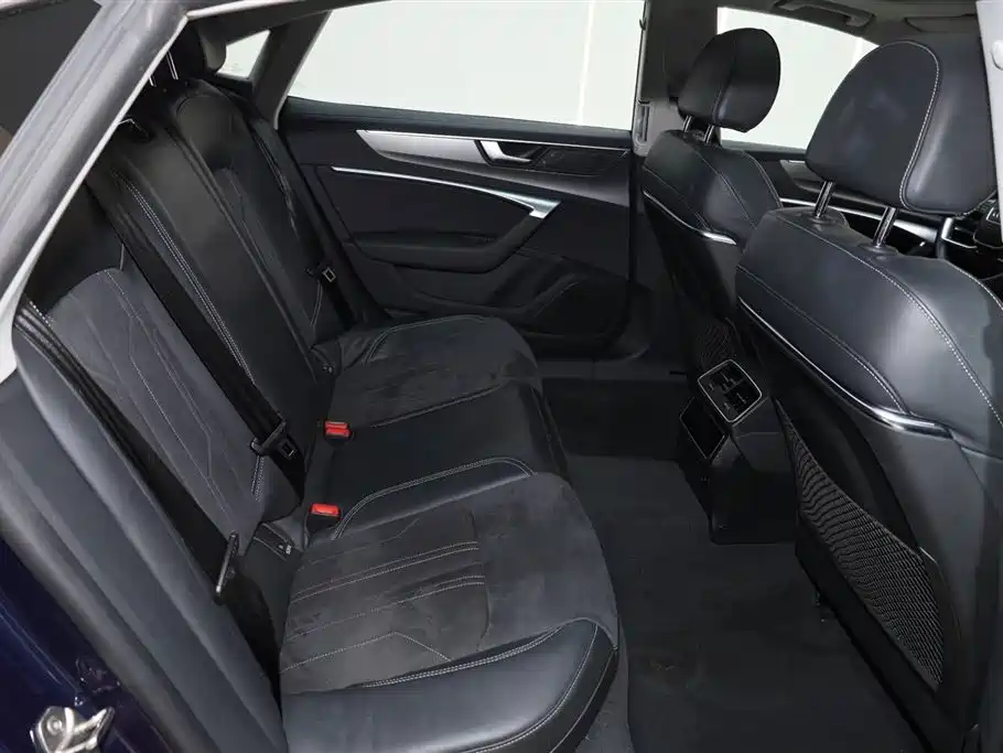 Audi A7L 2024 45TFSI S-line Dream Edition Crystal Package фото 25