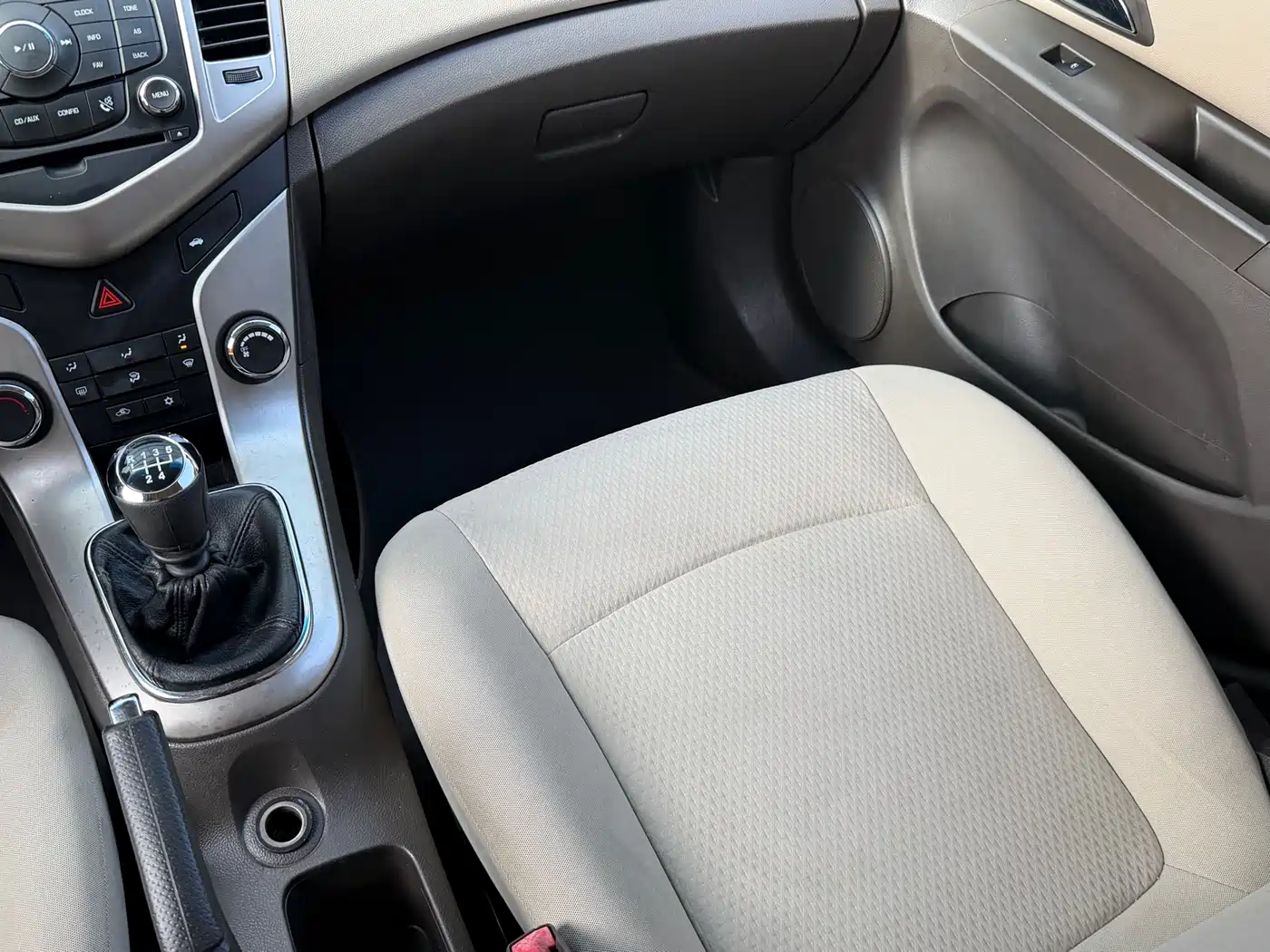 Chevrolet Cruze 2015 1.5L Classic SL MT фото 12