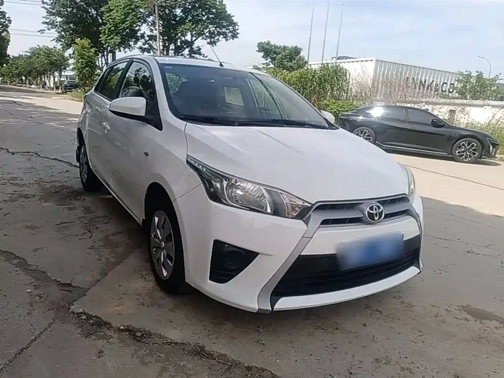 Toyota YARiS L Zhi Xuan 2015 1.5E Auto Charming Edition фото 4
