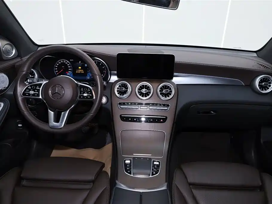Mercedes-Benz GLC 2022 Facelift GLC 300 L 4MATIC Dynamic Collector's Edition фото 28