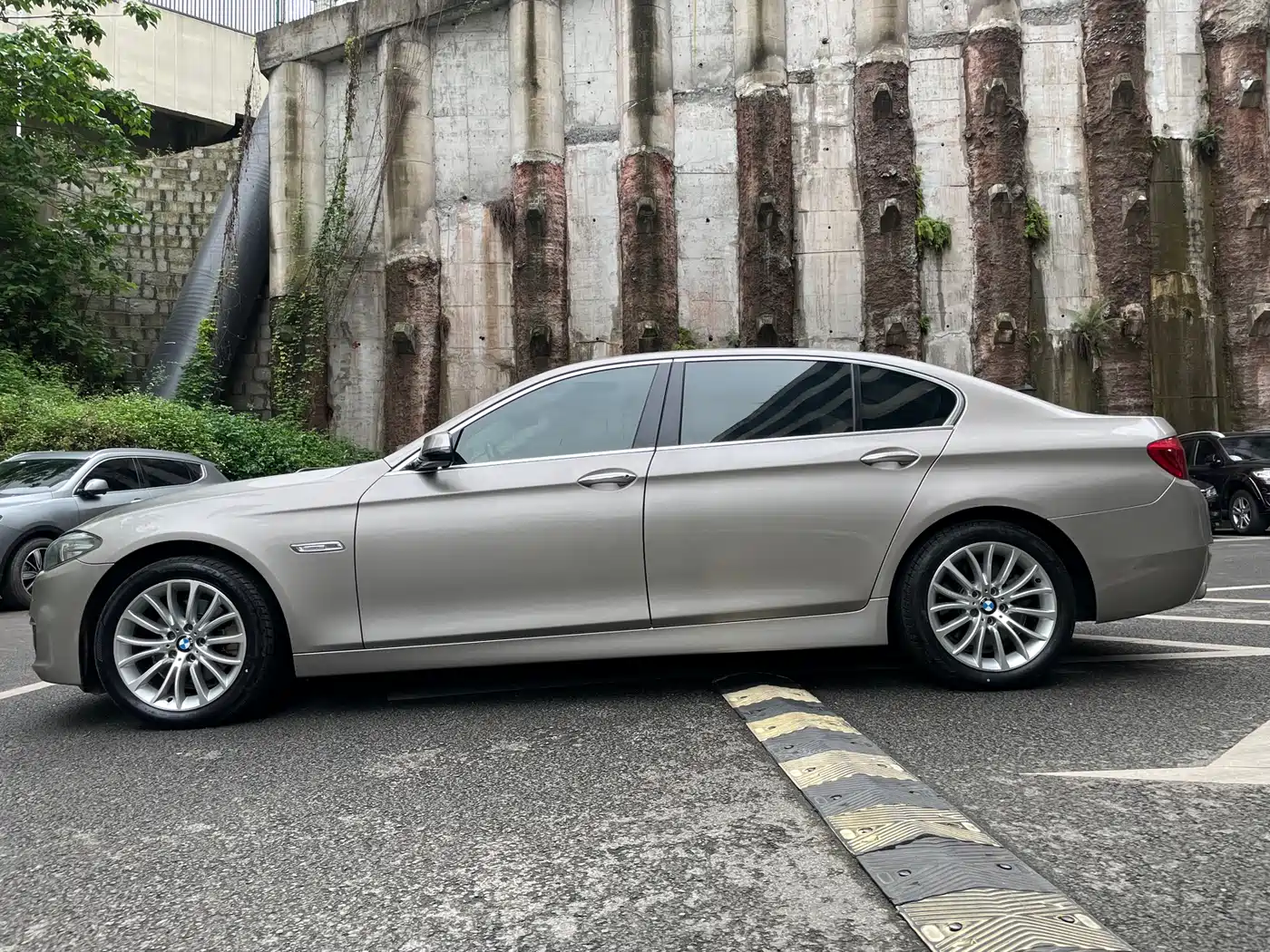 BMW 5 Series 2014 525Li Luxury Design Package фото 4