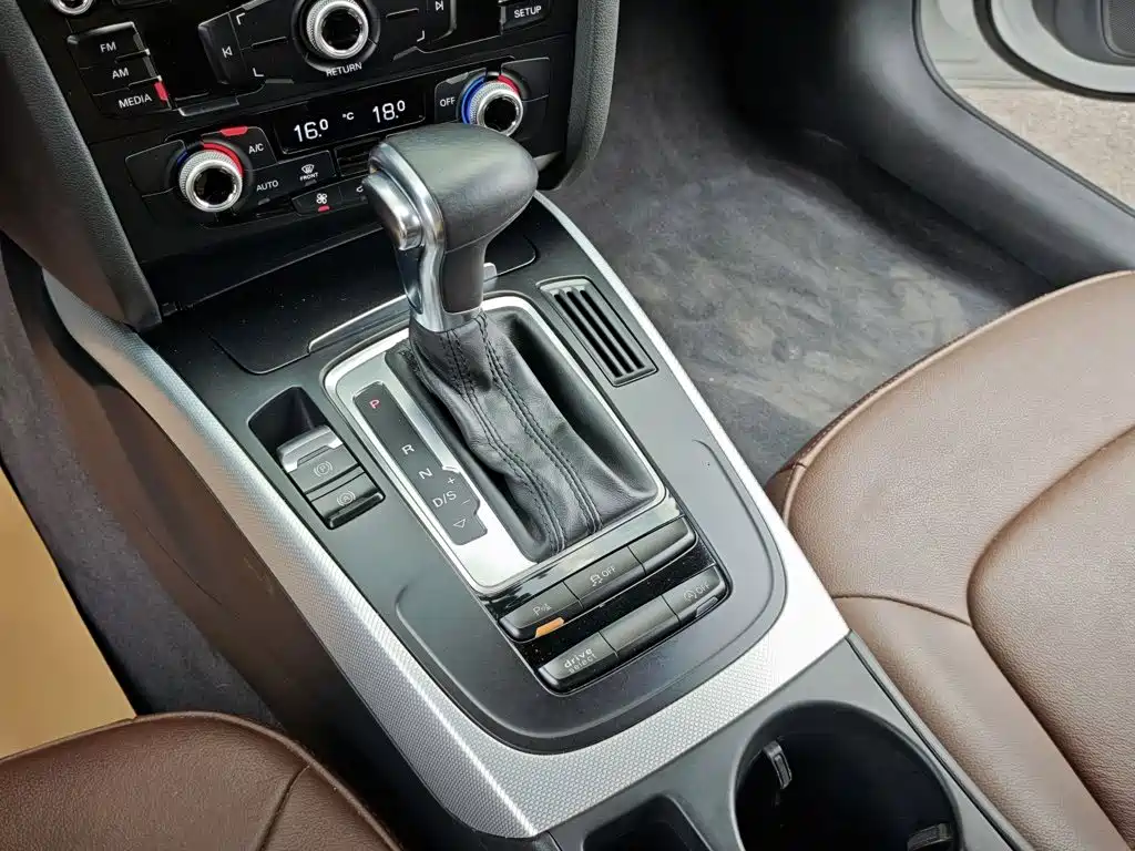 Фото 14 - Audi A4L