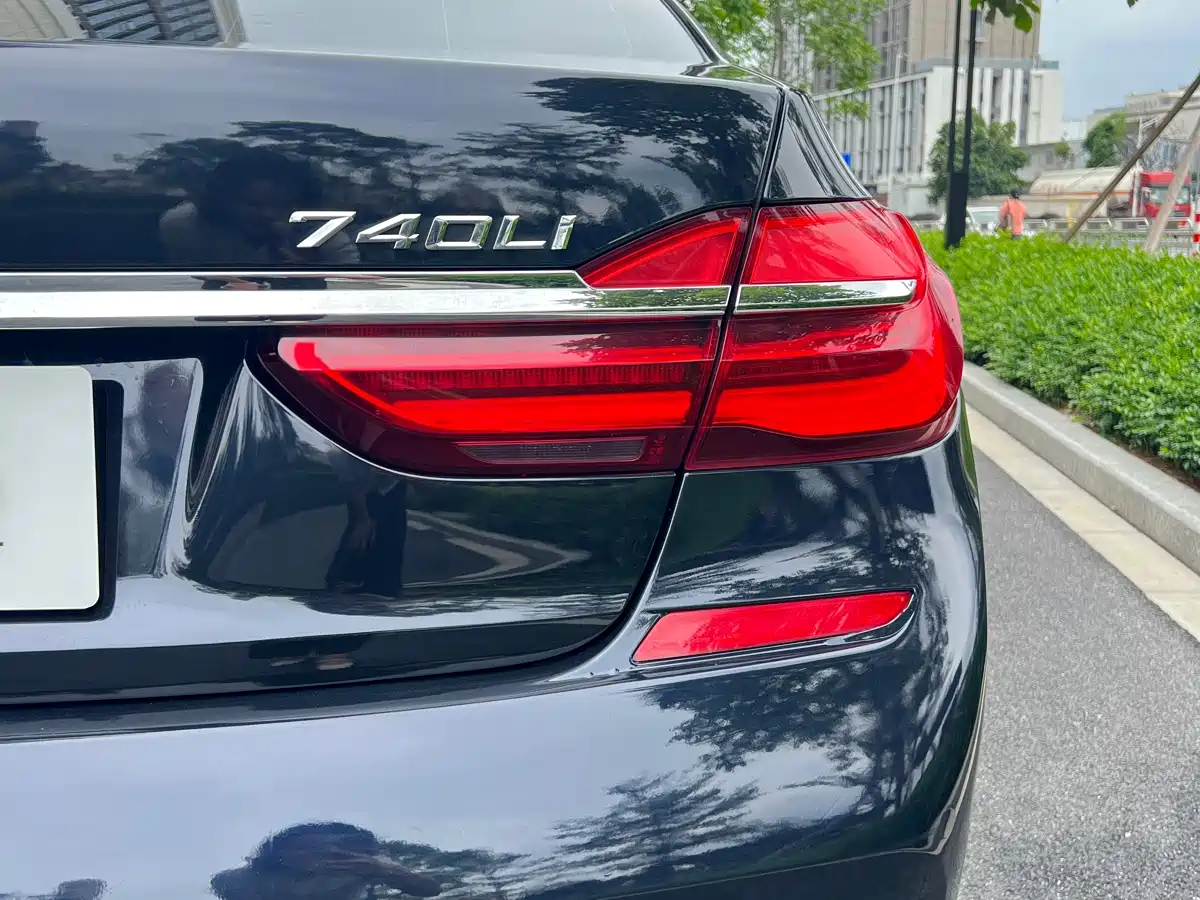 BMW 7 Series 2018 740Li Leading Type M Sport Package фото 10