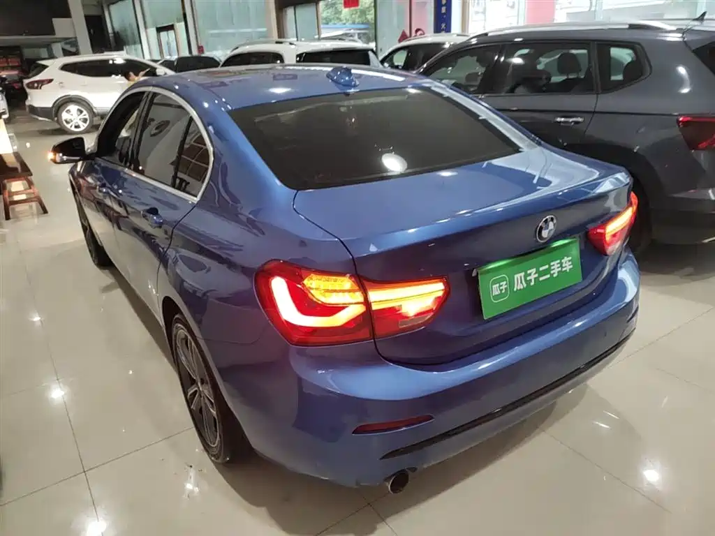 BMW 1 Series 2018 118i Sport Edition фото 5