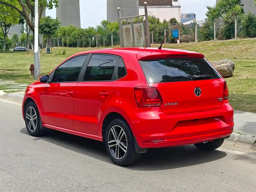 Volkswagen Polo 2016 1.6L Automatic Comfort фото 6