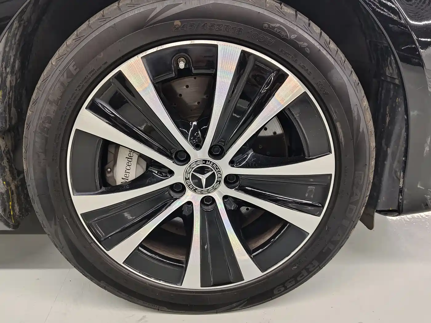 Mercedes-Benz E-Class New Energy 2022 E 350 e L Plug-in Hybrid Sedan фото 5