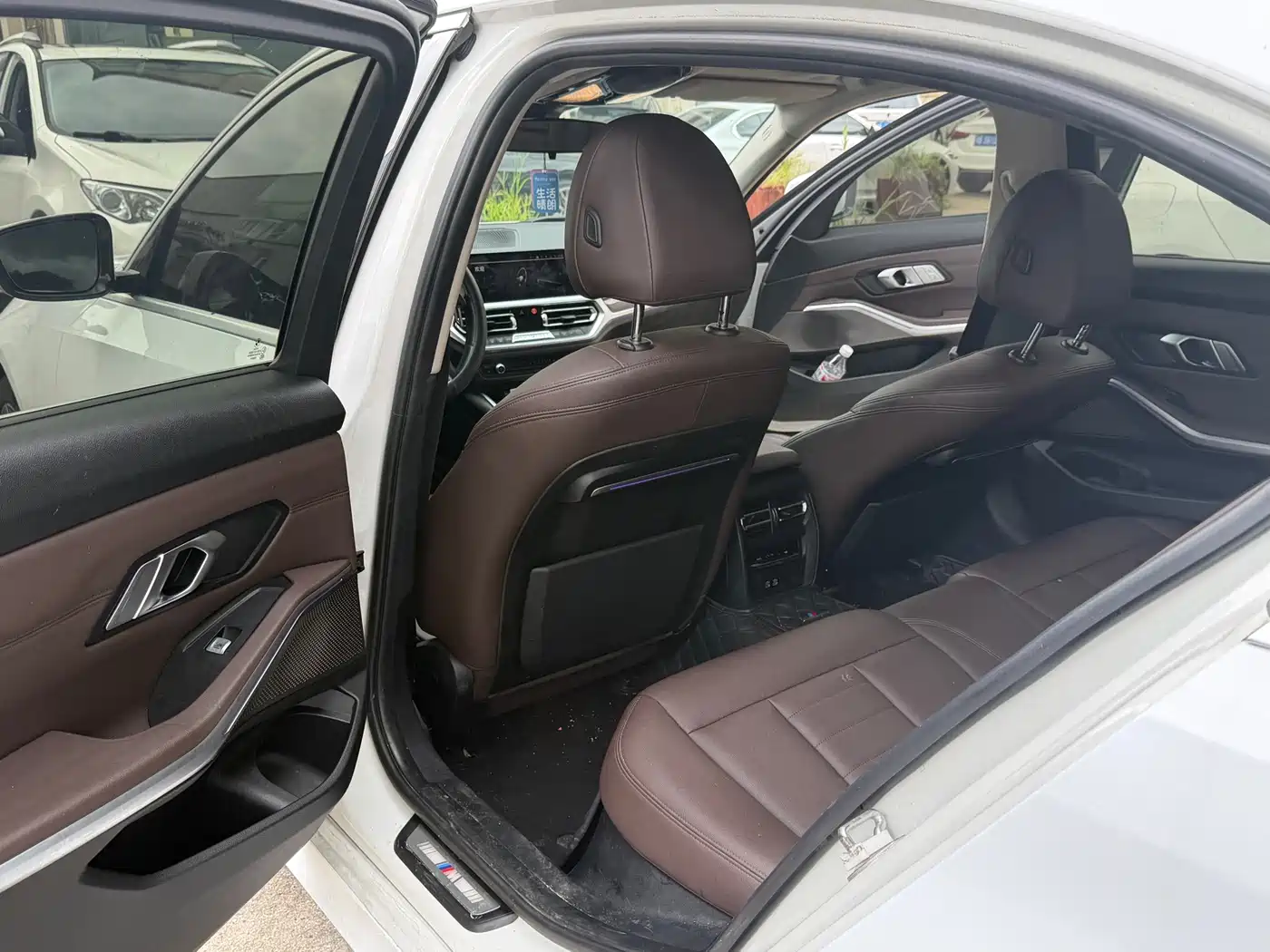 Photo 4 - BMW 3 Series