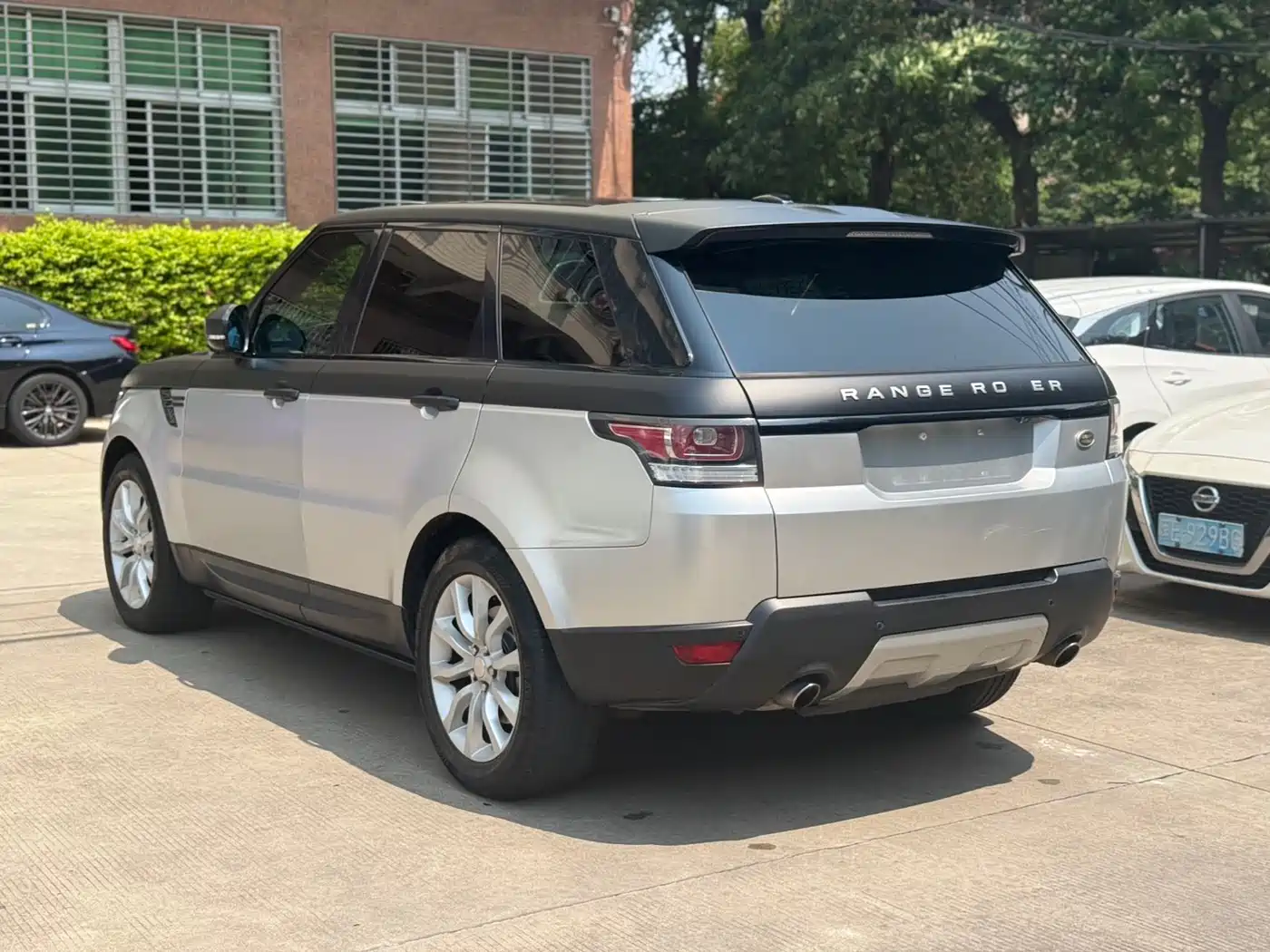 Land Rover Range Rover Sport 2014 3.0 SC V6 HSE фото 3