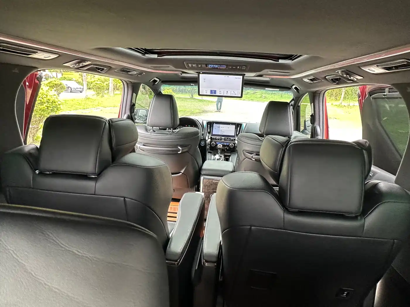 Toyota Alphard 2020 Hybrid 2.5L Premium Edition фото 23