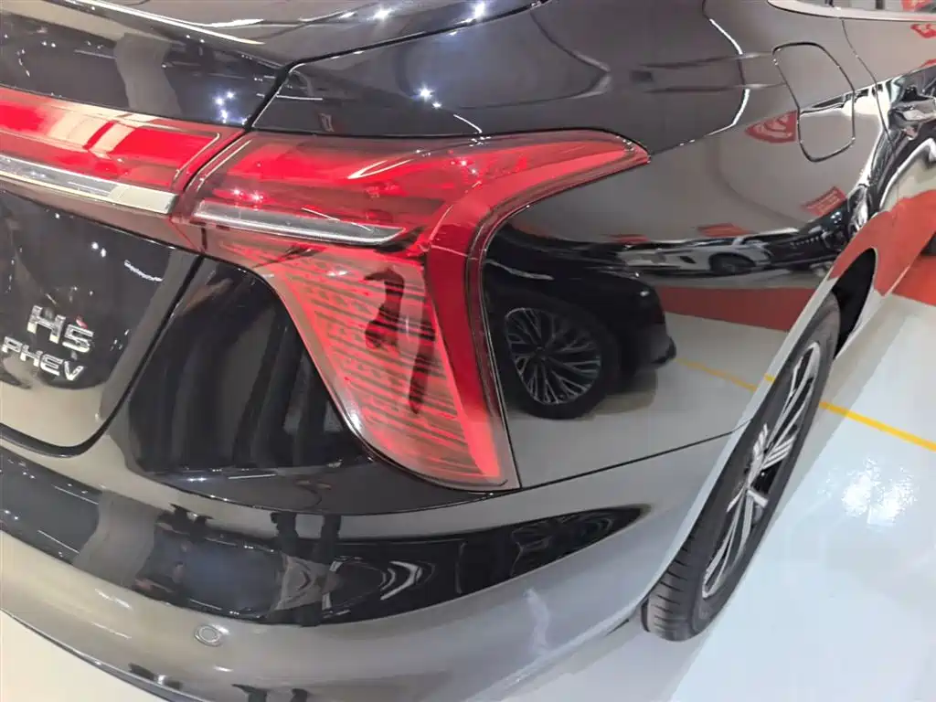 Hongqi H5 PHEV 2025 170 Super Hybrid Edition фото 8