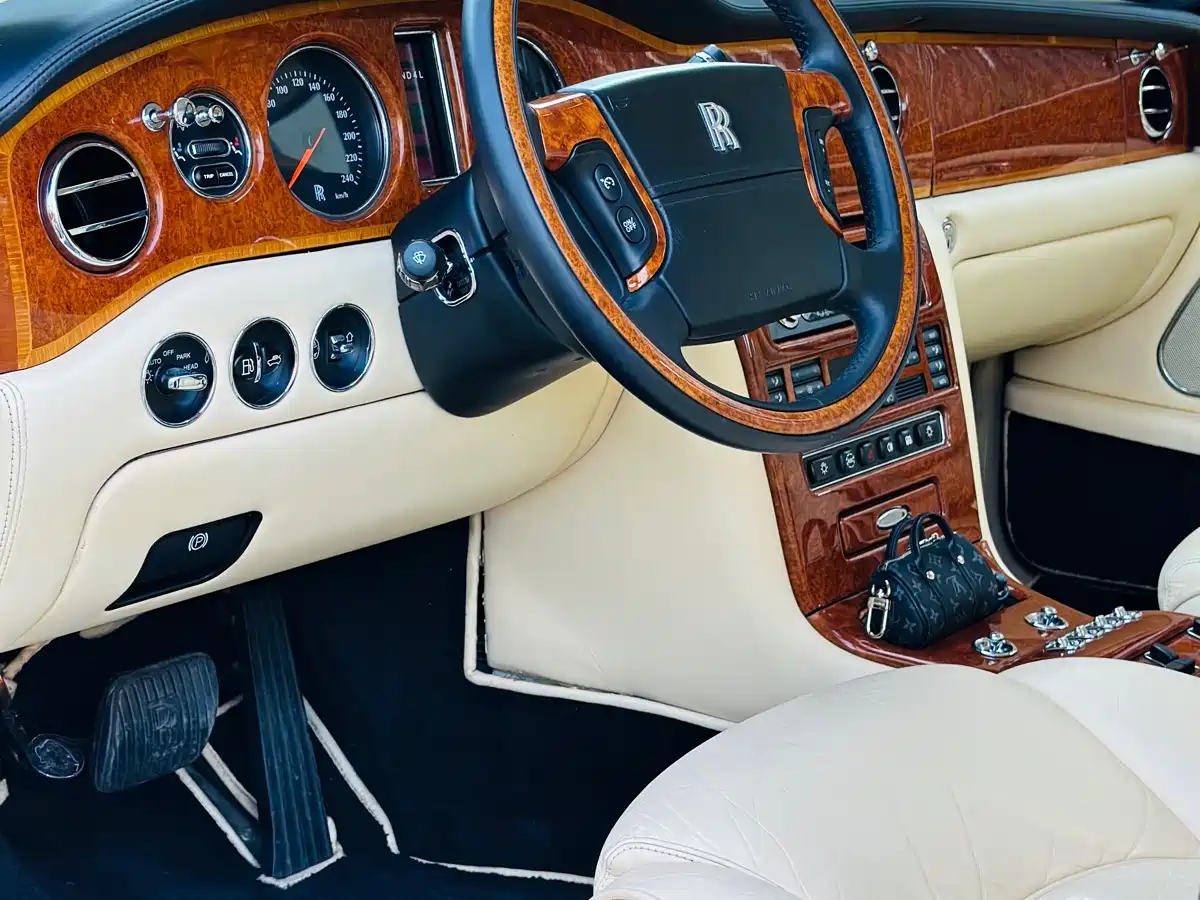 Rolls-Royce Phantom 2004 Model 6.7L Standard Version фото 9