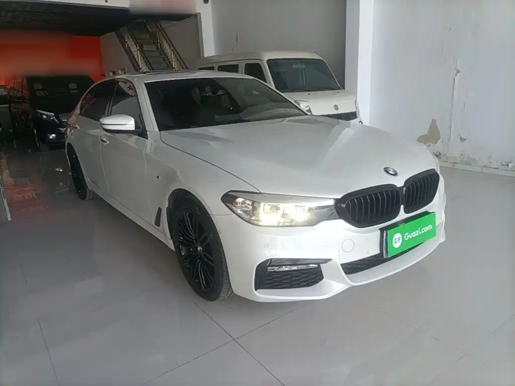 BMW 5 Series 2018 525Li M Sport Package фото 4