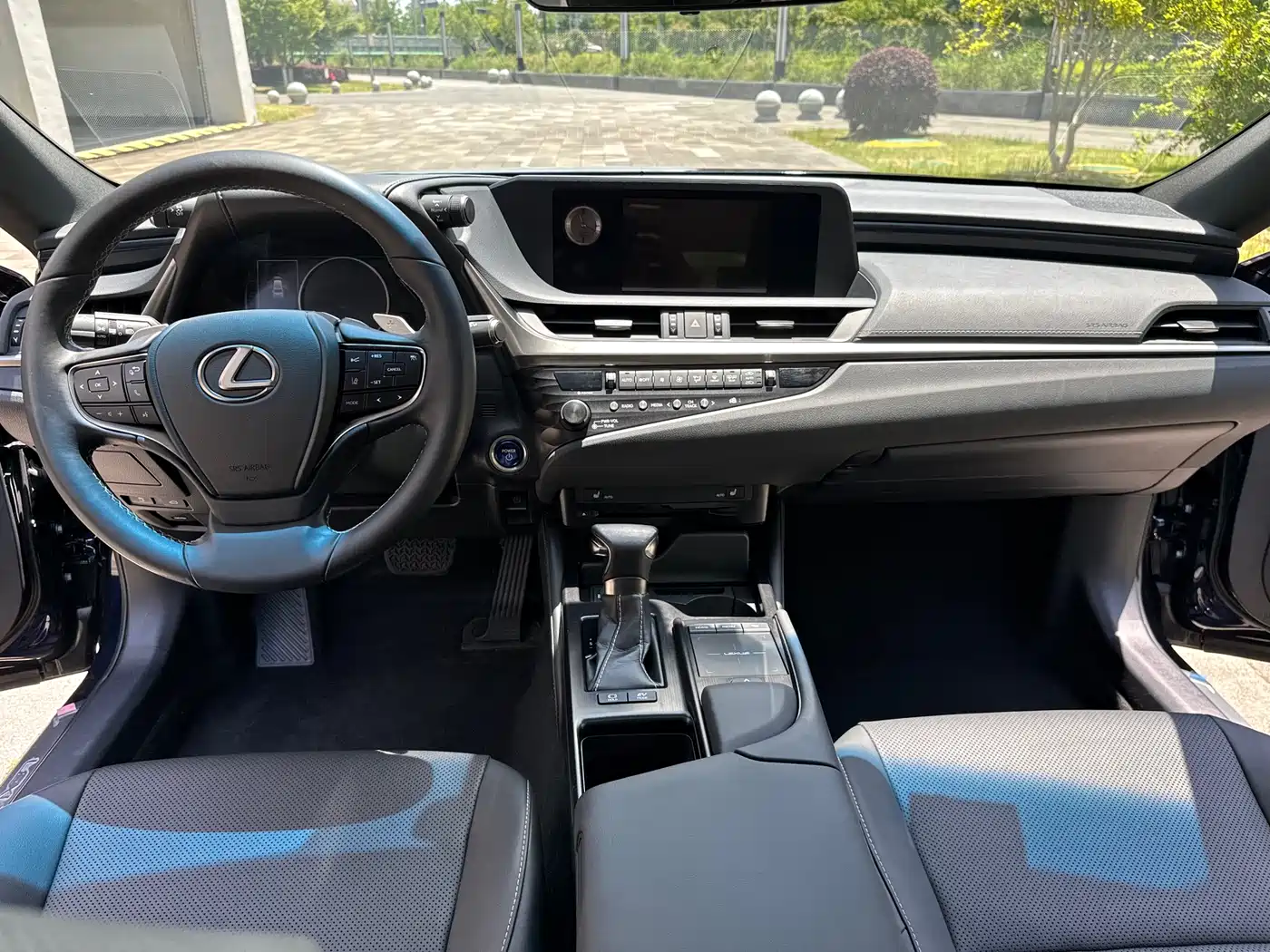 Lexus ES 2018 300h Excellence Edition China V фото 10