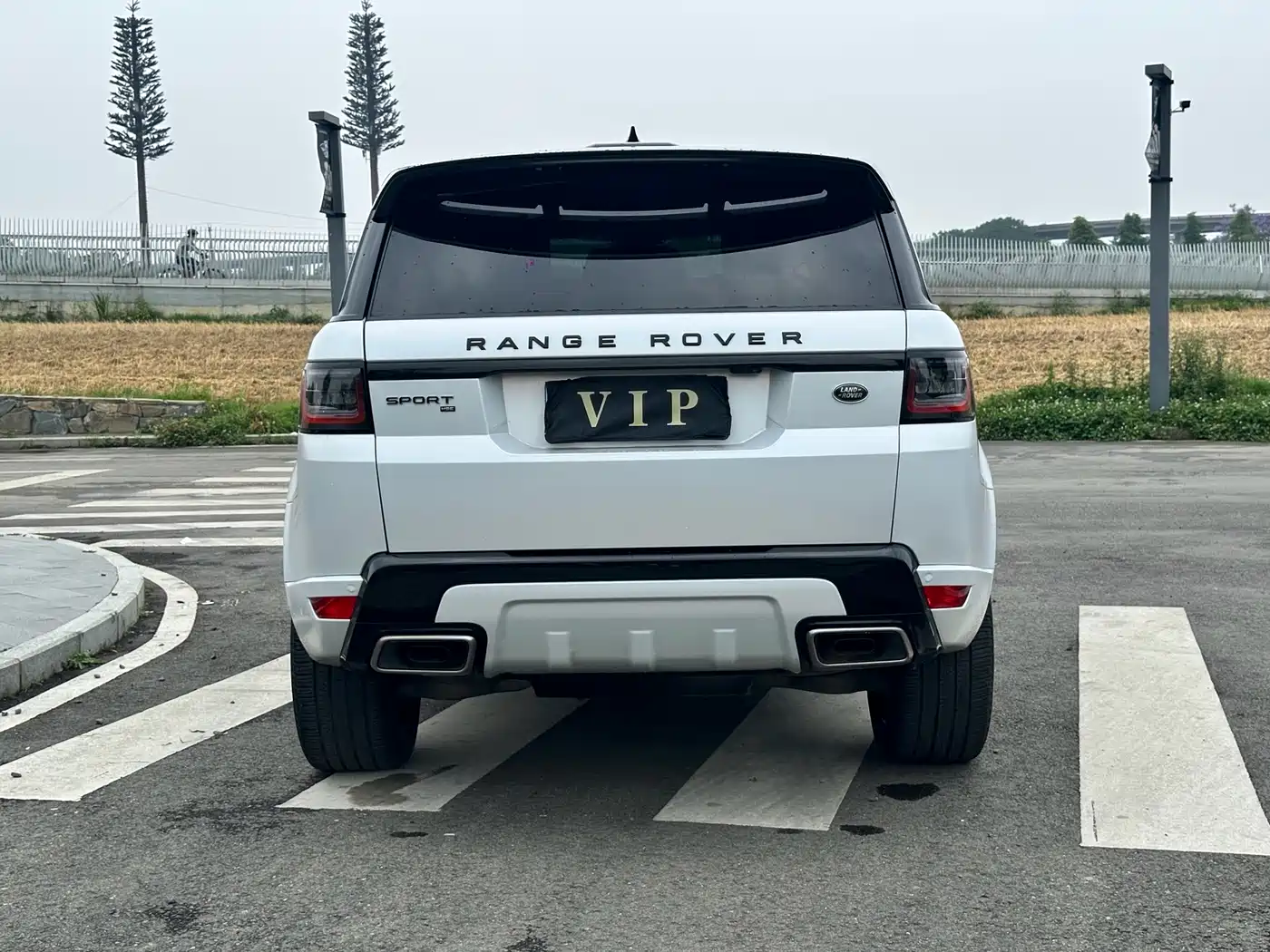 Land Rover Range Rover Sport 2021 3.0 L6 Gloss Black Edition фото 17