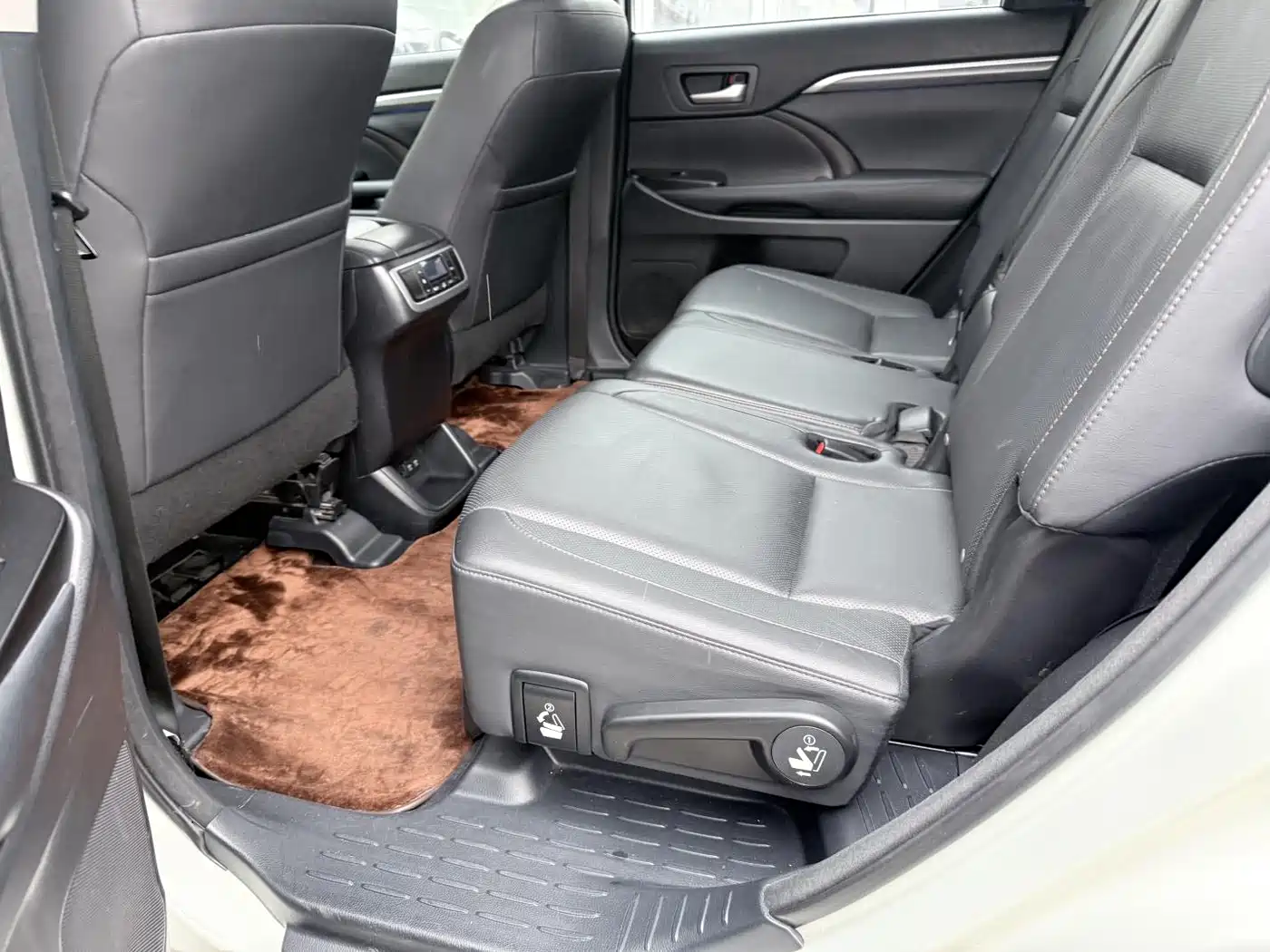 Toyota Highlander 2018 2.0T 4WD Ultimate 7-seater China VI фото 6