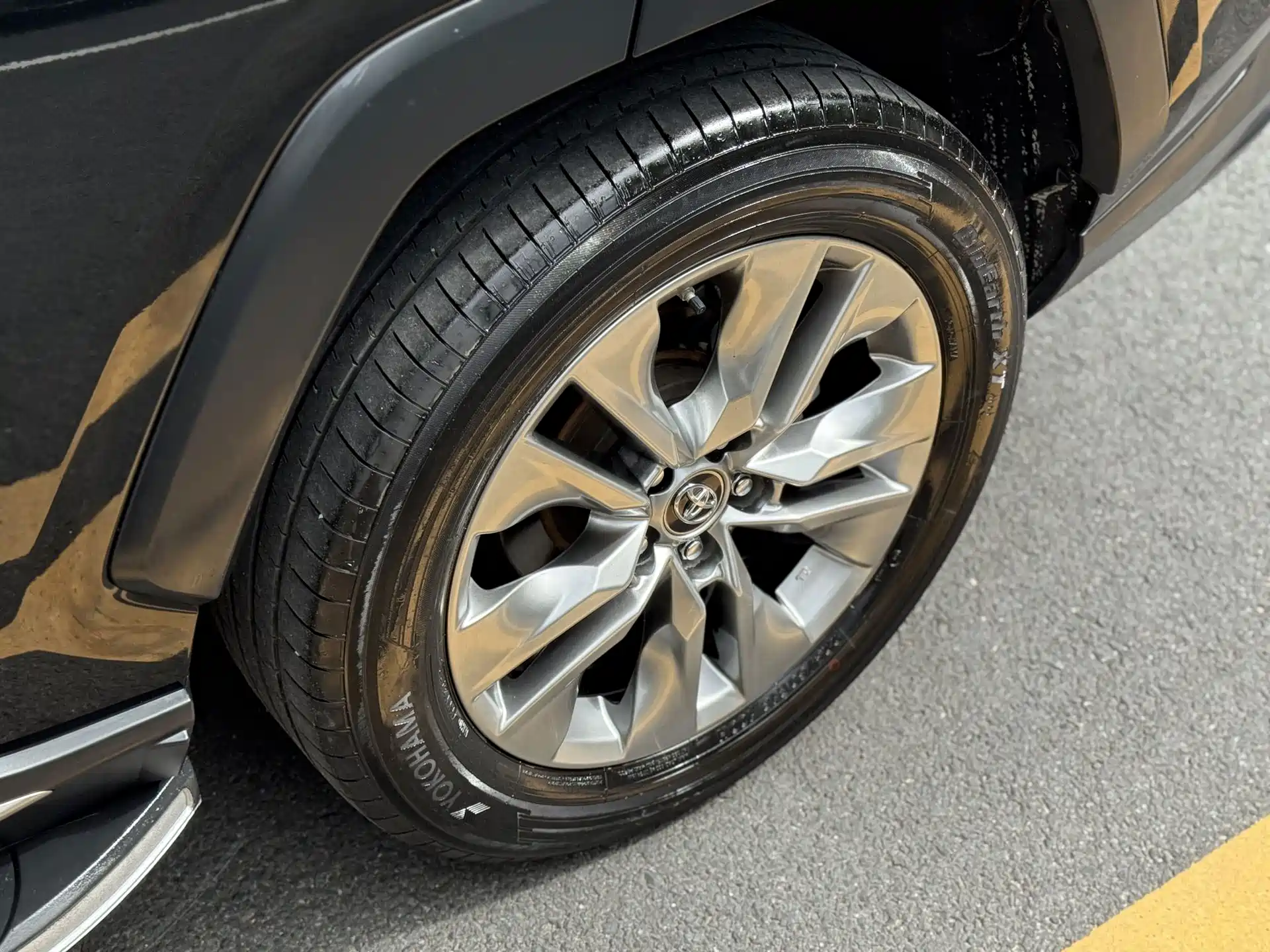 Фото 8 - Toyota Wildlander