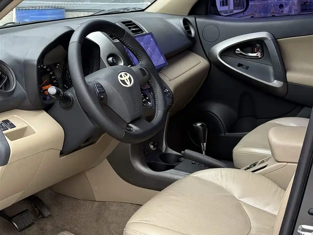 Toyota RAV4 Rongfang 2012 Styling Edition 2.4L Automatic 4WD Luxury фото 4