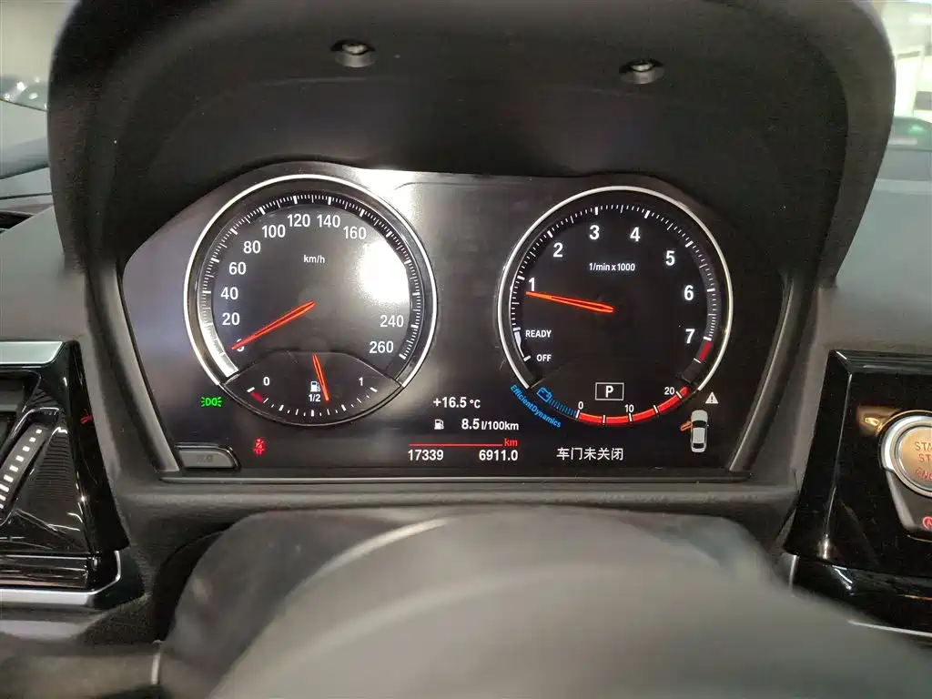 BMW 1 Series 2023 125i M Sport Shadow Edition фото 8