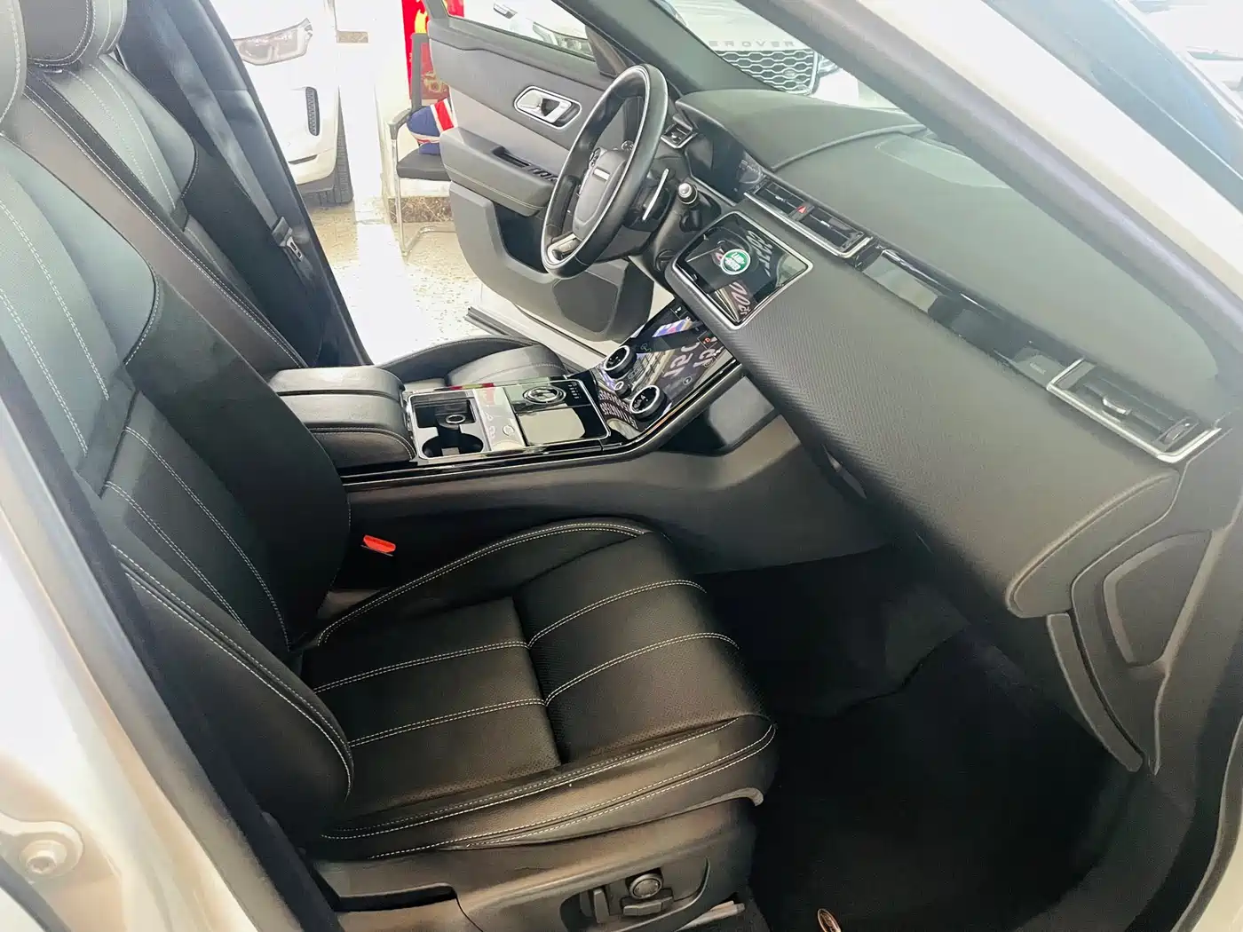 Land Rover Range Rover Velar 2020 P250 R-DYNAMIC S фото 4