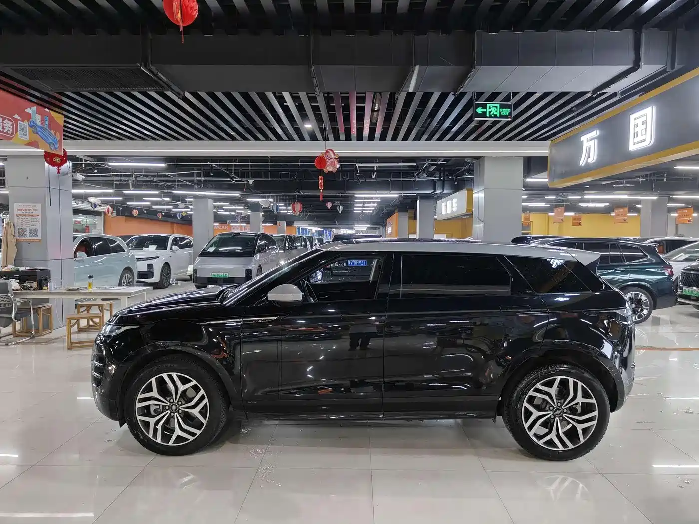 Land Rover Range Rover Evoque 2021 Range Rover Evoque L 249PS R-Dynamic First Edition Launch Edition фото 3
