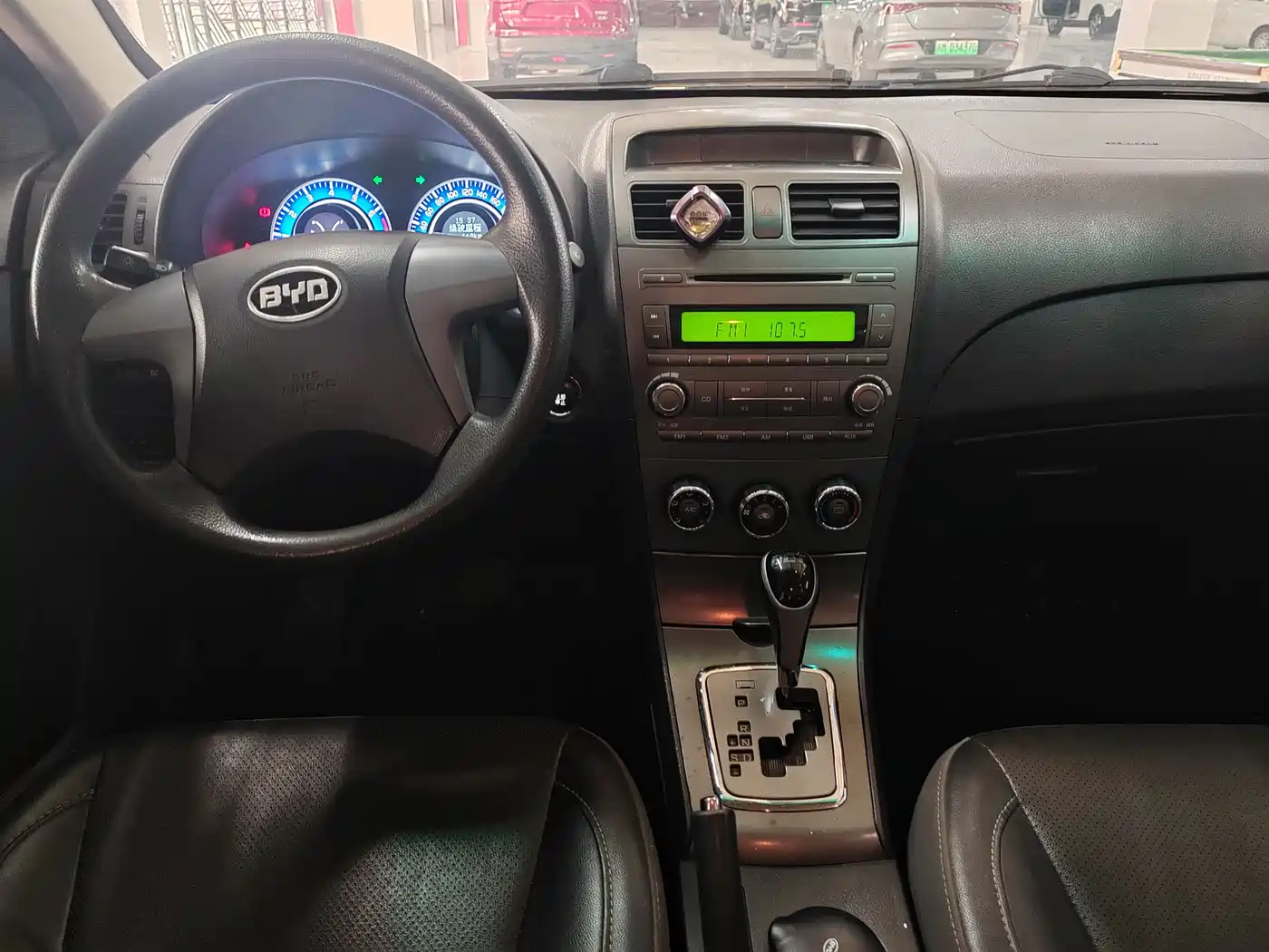 BYD L3 2015 Energy-saving Edition 1.5L Automatic Comfort фото 14