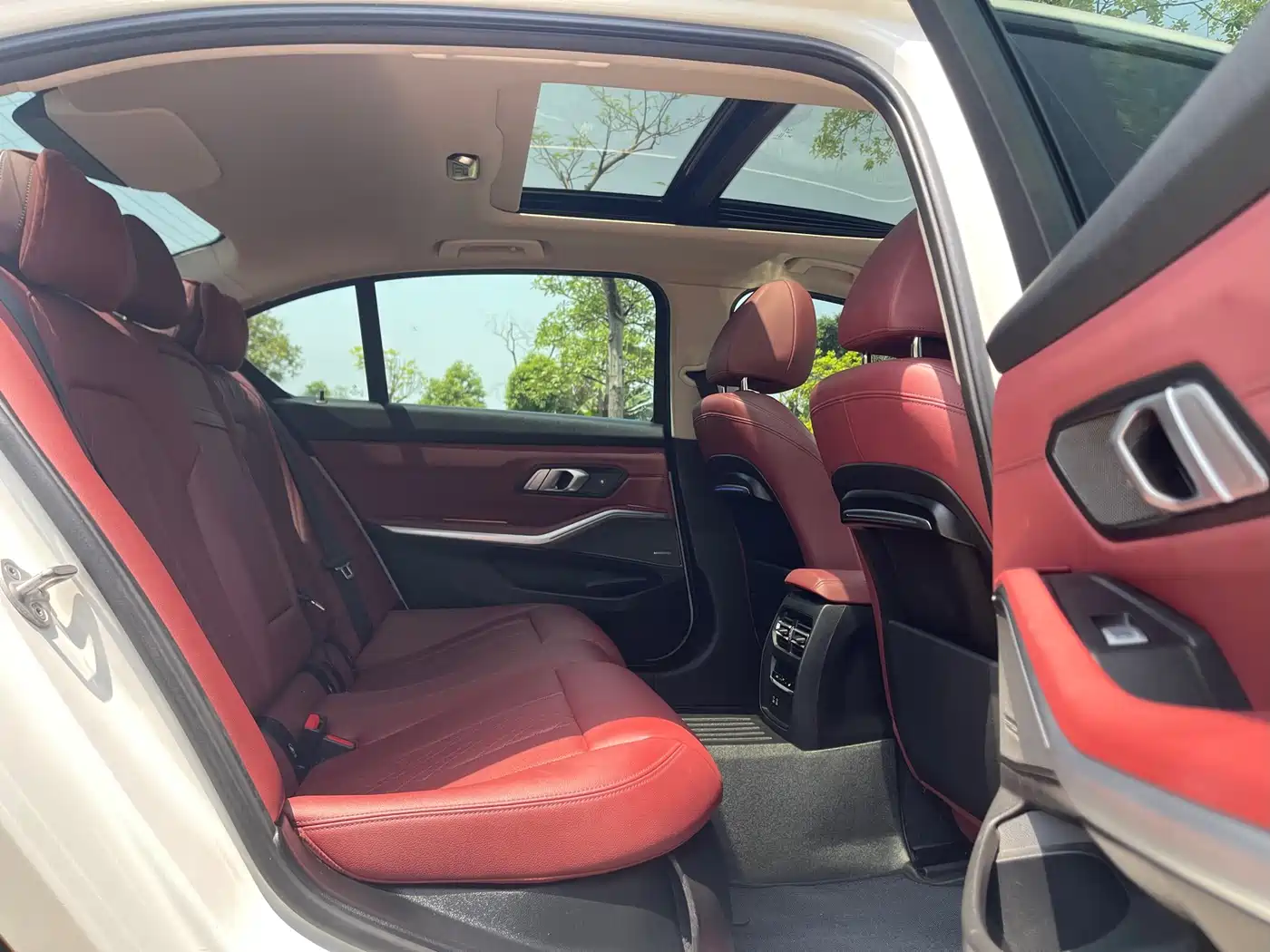 BMW 3 Series 2022 325Li M Sport Shadow Edition фото 12