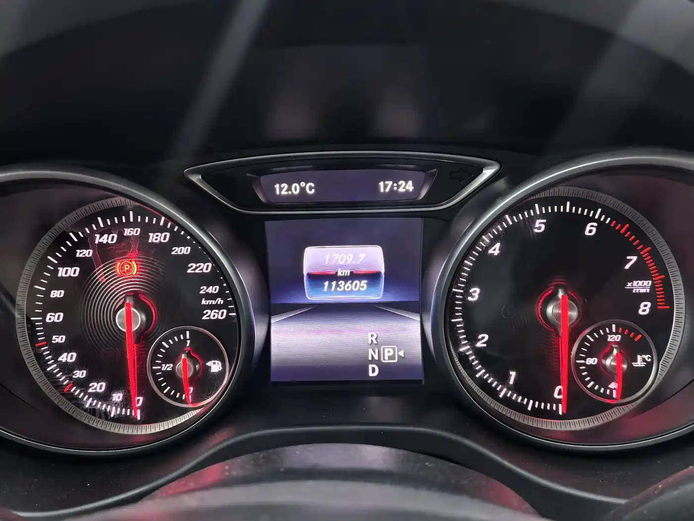 Mercedes-Benz GLA 2017 GLA 220 4MATIC Fashion фото 14