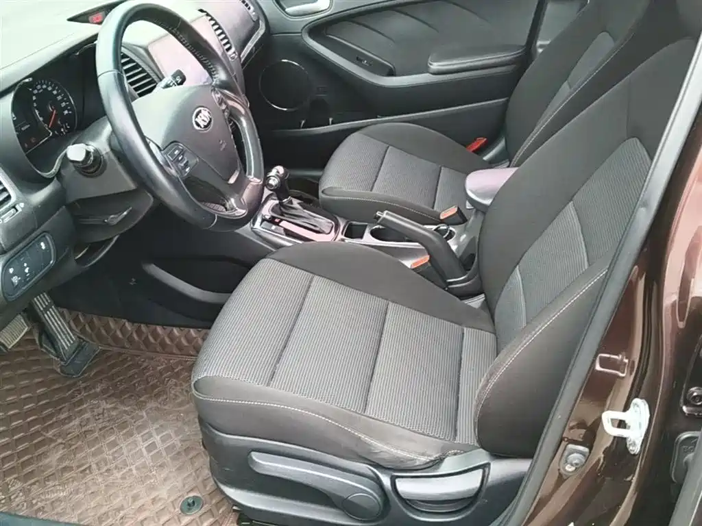Kia K3 2016 1.6L Automatic GLS фото 11