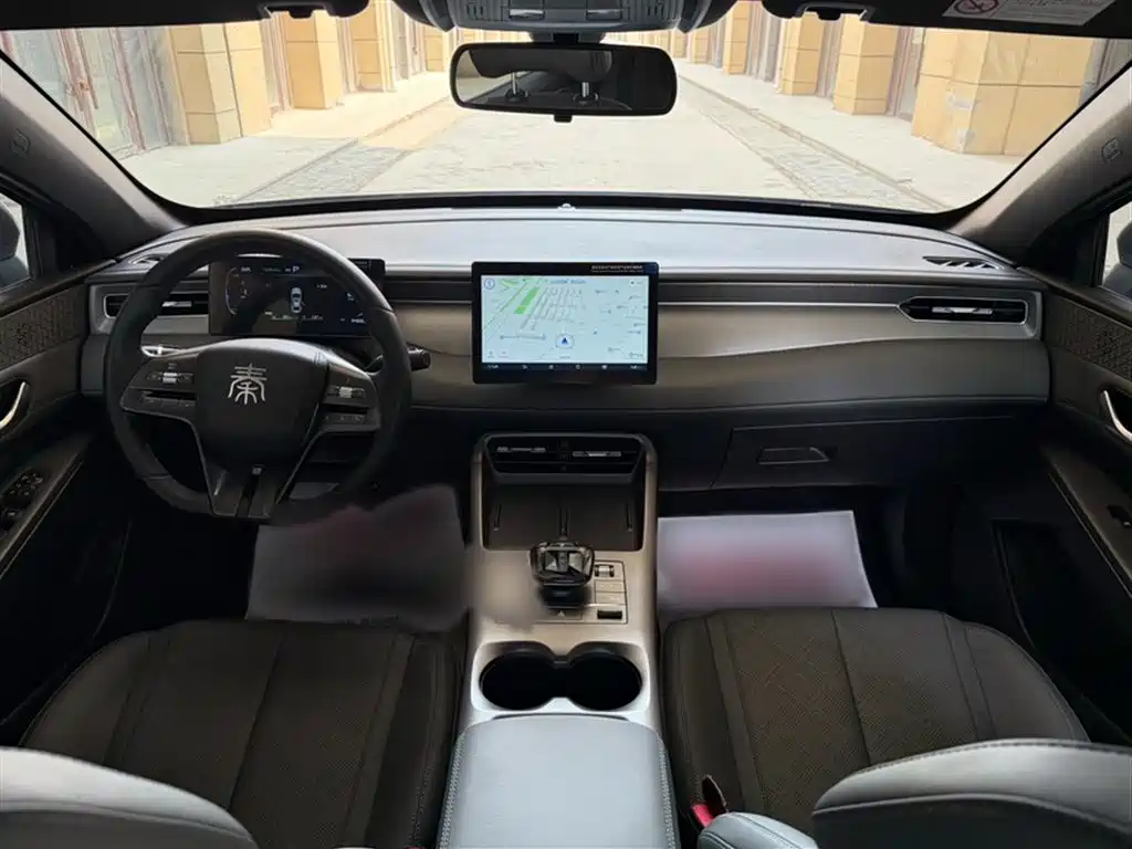 BYD Qin PLUS 2025 DM-i Smart Drive 55KM Leader фото 13