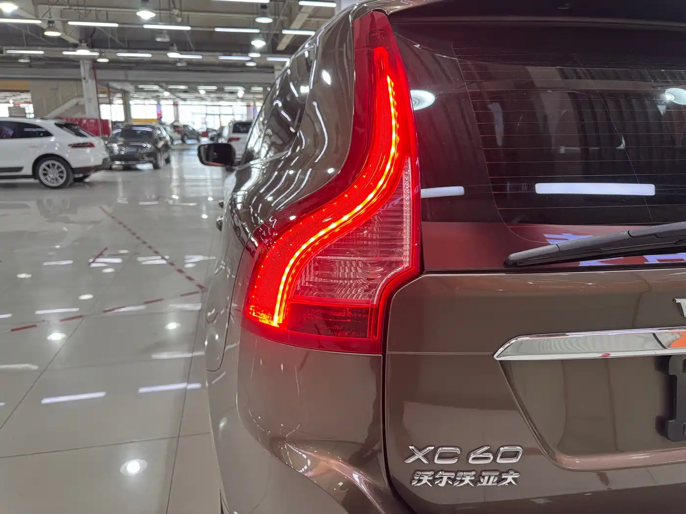 Фото 20 - Volvo XC60