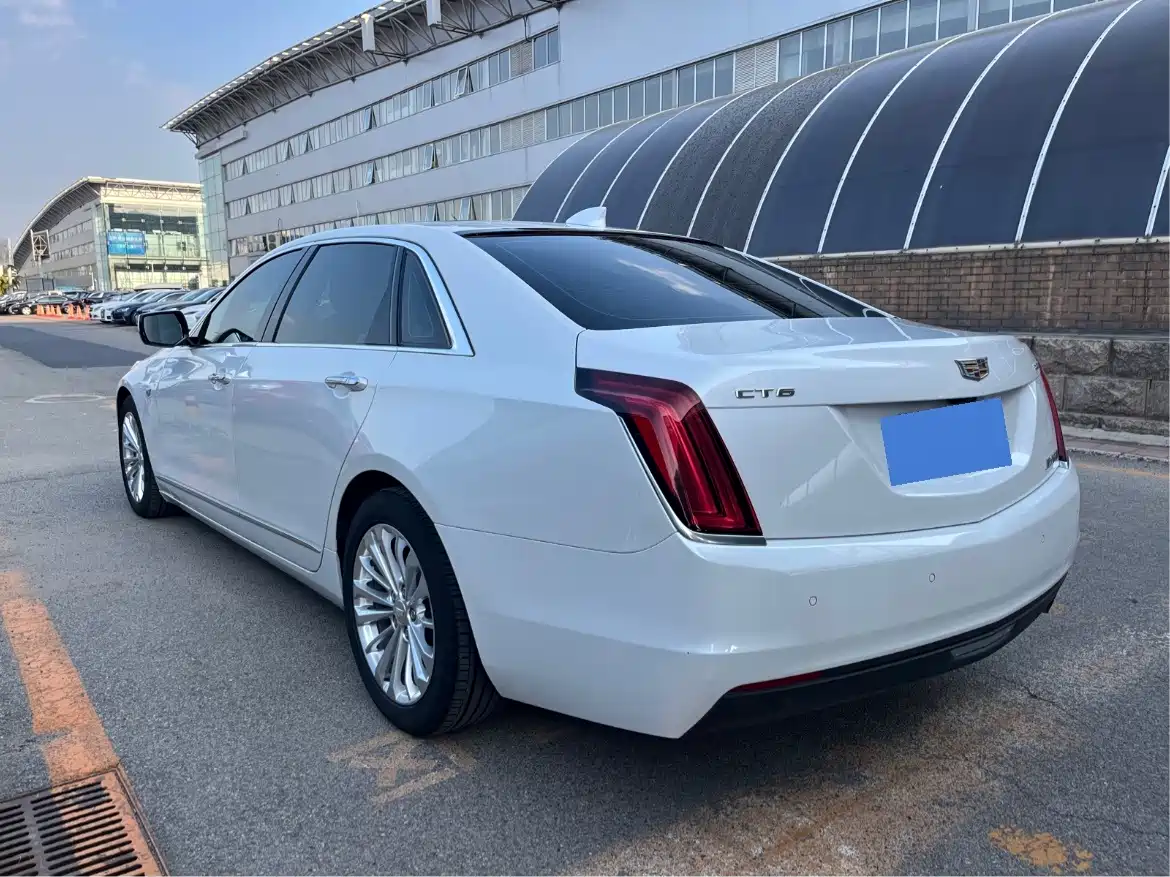 Фото 6 - Cadillac CT6