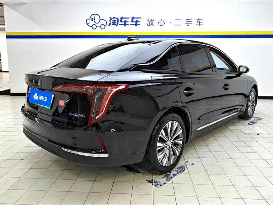 Hongqi HONGQI E QM5