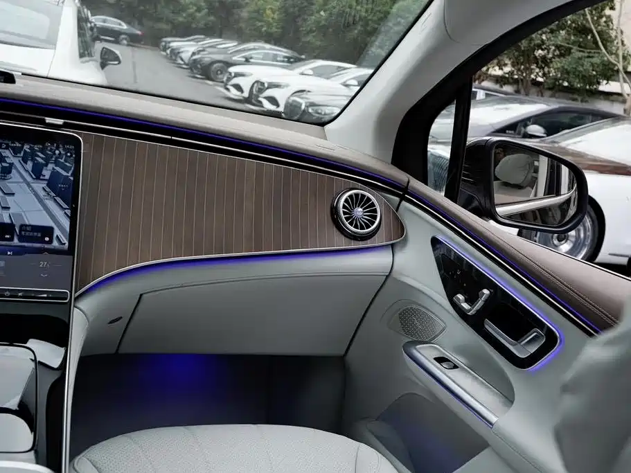 Mercedes-Benz EQE SUV 2024 500 4MATIC Luxury Edition фото 13