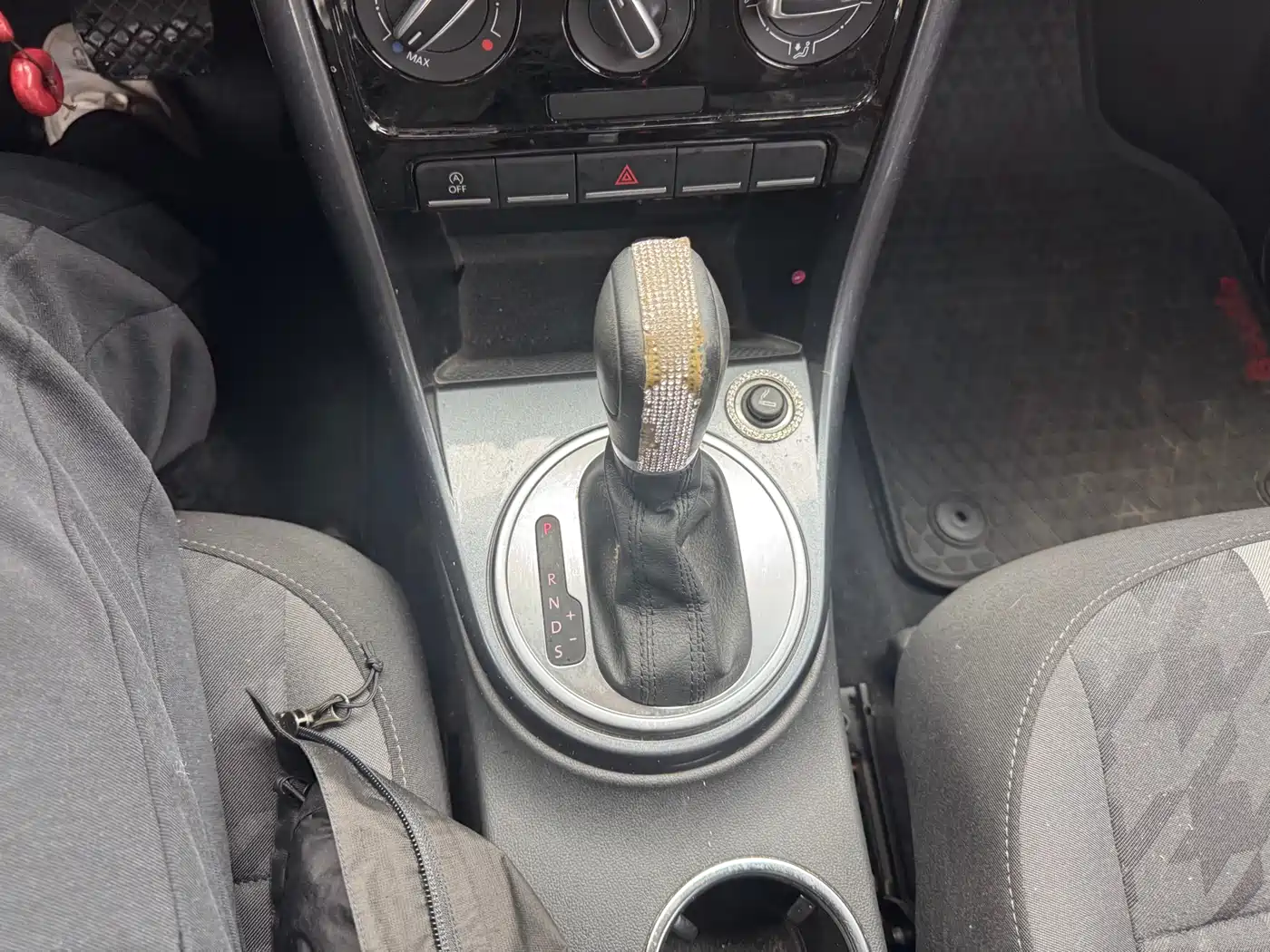 Volkswagen Beetle 2016 Model 180TSI Club Edition фото 11